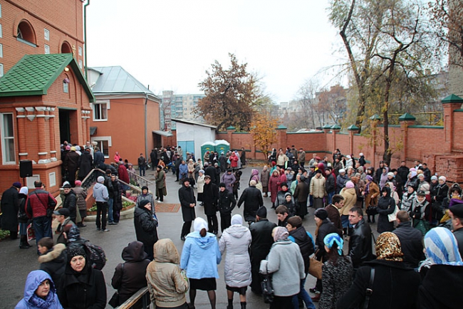 Центральные улицы Саратова перекрыли из-за крестного хода