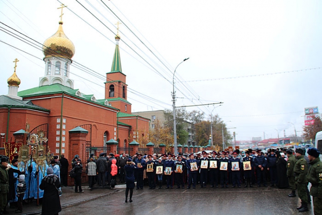 Центральные улицы Саратова перекрыли из-за крестного хода