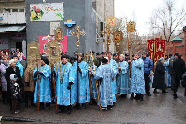 Центральные улицы Саратова перекрыли из-за крестного хода