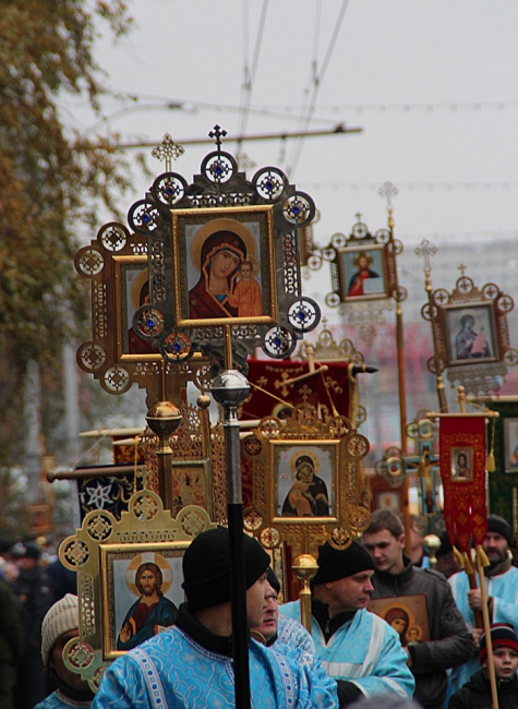 Центральные улицы Саратова перекрыли из-за крестного хода