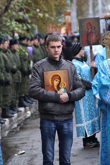 Центральные улицы Саратова перекрыли из-за крестного хода