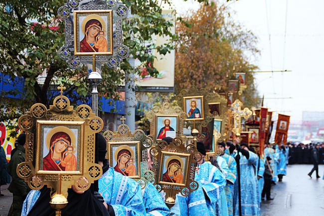 Центральные улицы Саратова перекрыли из-за крестного хода