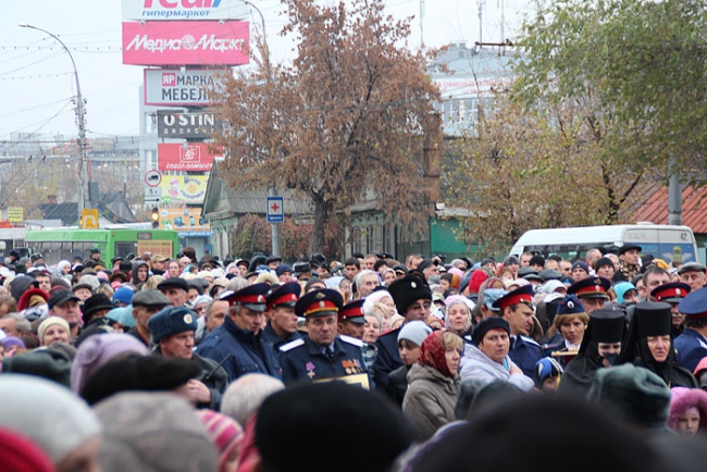 Центральные улицы Саратова перекрыли из-за крестного хода