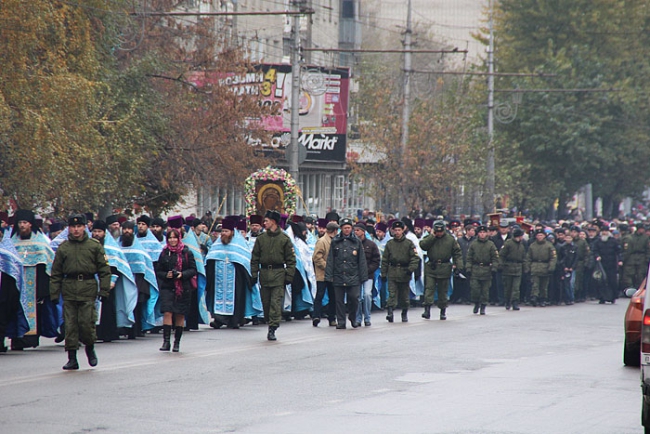 Центральные улицы Саратова перекрыли из-за крестного хода