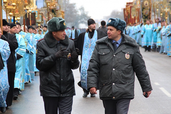 Центральные улицы Саратова перекрыли из-за крестного хода