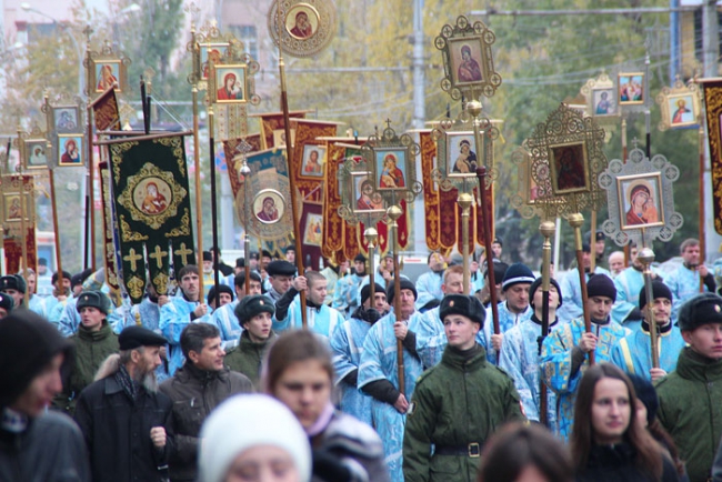 Центральные улицы Саратова перекрыли из-за крестного хода