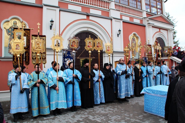 Центральные улицы Саратова перекрыли из-за крестного хода