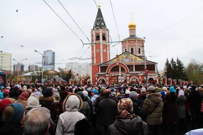 Центральные улицы Саратова перекрыли из-за крестного хода