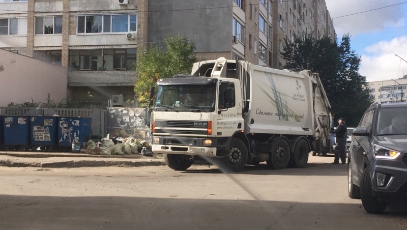 В Саратовской области продолжается плановая замена техники мусоровывозящими компаниями