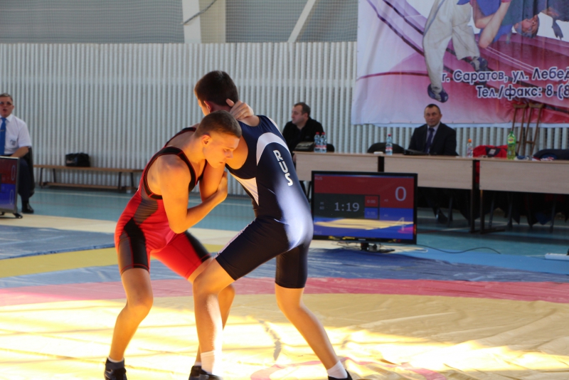 В Базарном Карабулаке шла борьба между школьниками из Саратовской области и пяти регионов России