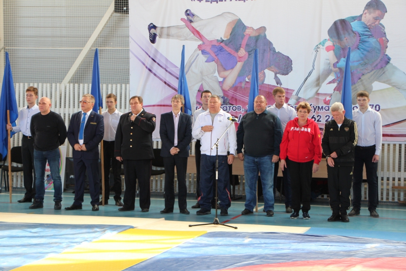 В Базарном Карабулаке шла борьба между школьниками из Саратовской области и пяти регионов России