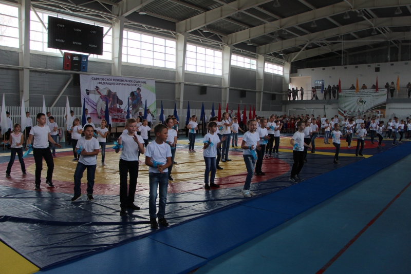 В Базарном Карабулаке шла борьба между школьниками из Саратовской области и пяти регионов России