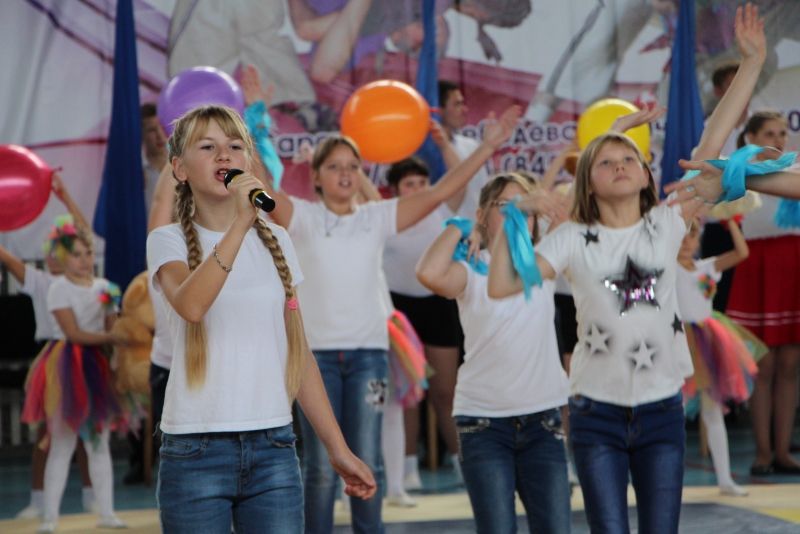 В Базарном Карабулаке шла борьба между школьниками из Саратовской области и пяти регионов России