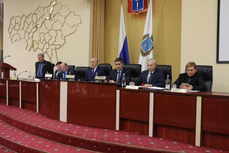 В Саратове обманутый дольщик привел к сенатору Аренину «человека с деньгами»