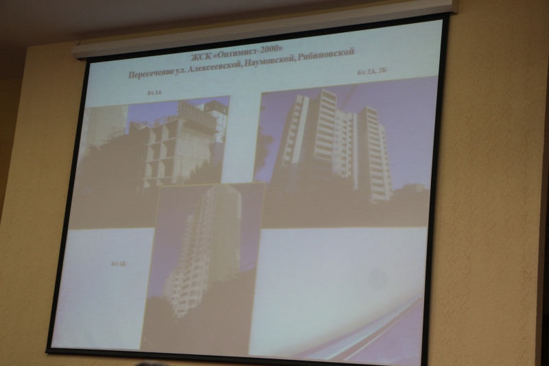 В Саратове обманутый дольщик привел к сенатору Аренину «человека с деньгами»