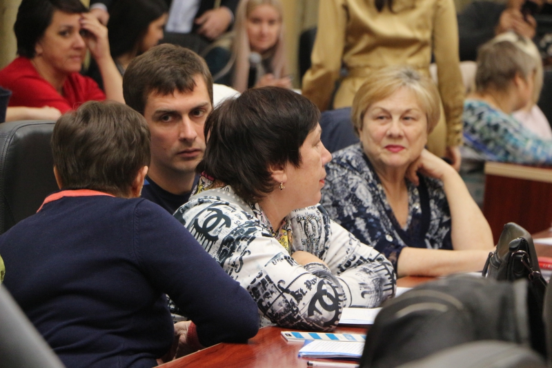 В Саратове обманутый дольщик привел к сенатору Аренину «человека с деньгами»