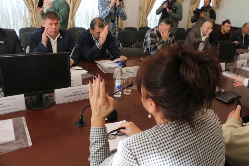 Депутат Саратовской гордумы Березовский трижды правил свое заявление об уходе