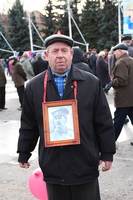 На митинге КПРФ власть призвали не вытирать ноги о народ