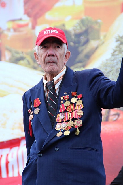 На митинге КПРФ власть призвали не вытирать ноги о народ