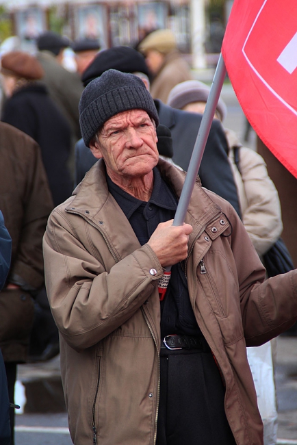 На митинге КПРФ власть призвали не вытирать ноги о народ