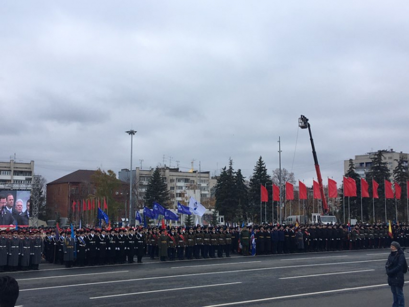 Спикер Иван Кузьмин посетил Парад Памяти в Самаре