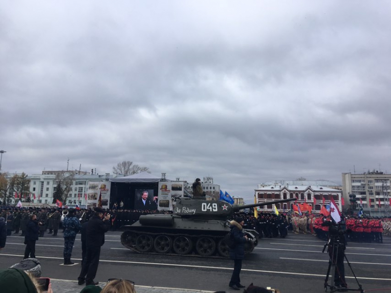 Спикер Иван Кузьмин посетил Парад Памяти в Самаре