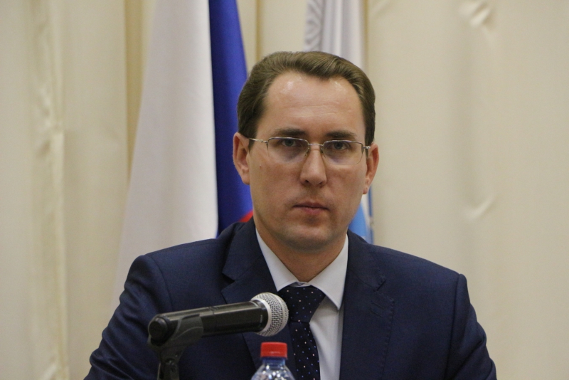 На зарплаты чиновников Саратова за три года потратят 442 млн рублей