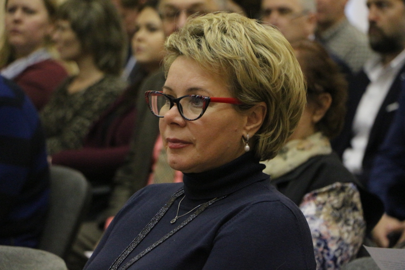 На зарплаты чиновников Саратова за три года потратят 442 млн рублей