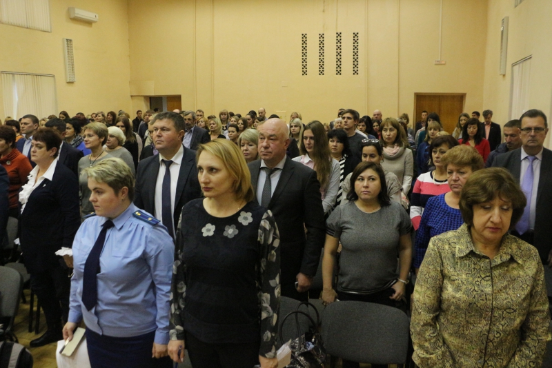 На зарплаты чиновников Саратова за три года потратят 442 млн рублей