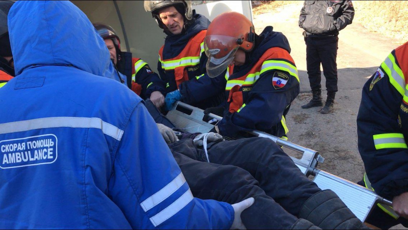 На Чернышевского работавший на высоте 12 метров демонтажник сорвался вниз