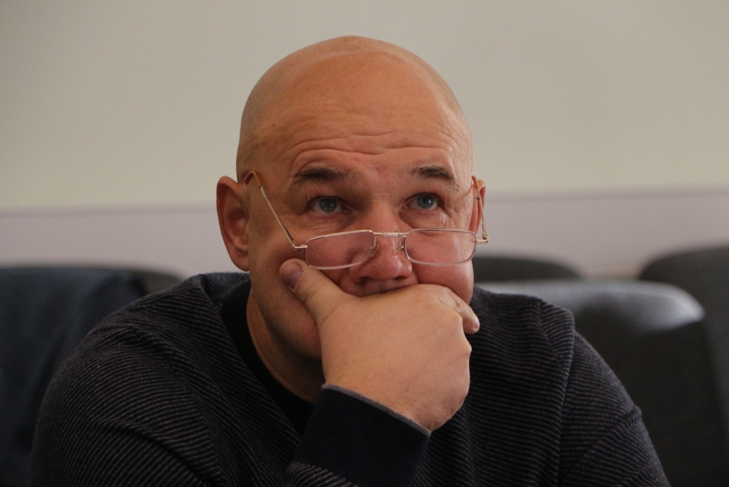 Саратовского общественника возмутила реклама мужского клуба у собора