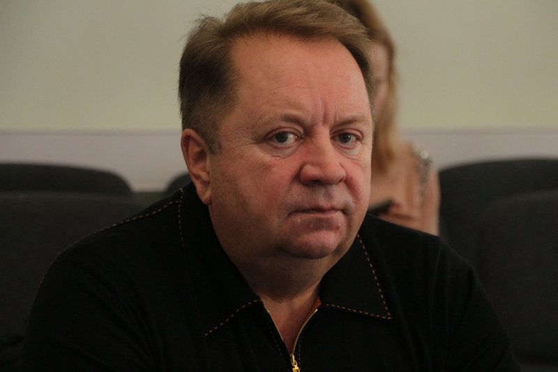 Саратовского общественника возмутила реклама мужского клуба у собора