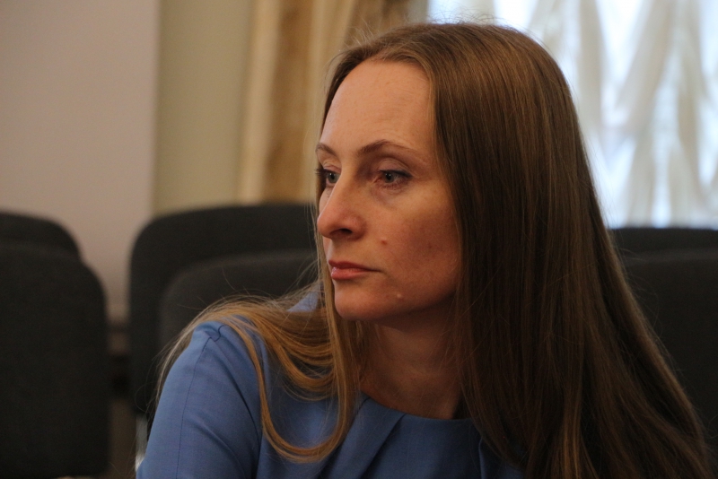 Саратовского общественника возмутила реклама мужского клуба у собора