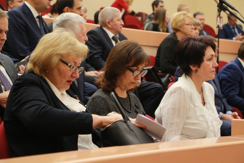 В Саратове оппозиция раскритиковала проект областного бюджета – в ответ им процитировали Штирлица