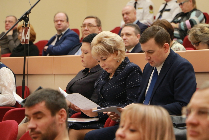 В Саратове оппозиция раскритиковала проект областного бюджета – в ответ им процитировали Штирлица