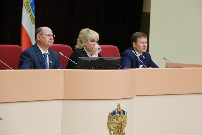 В Саратове оппозиция раскритиковала проект областного бюджета – в ответ им процитировали Штирлица