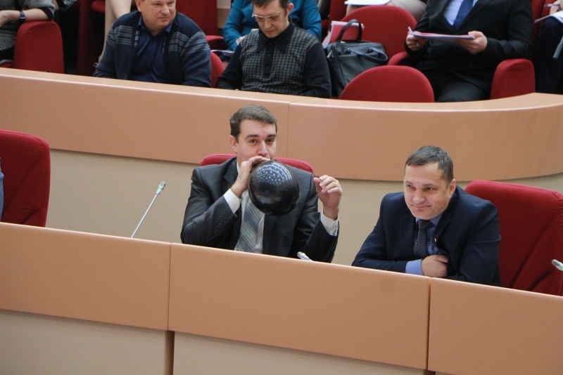 В Саратове оппозиция раскритиковала проект областного бюджета – в ответ им процитировали Штирлица