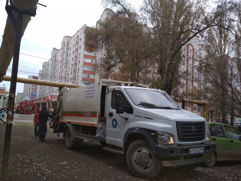 Регоператор анонсирует программу замены мусоровывозящей техники в районах Саратовской области