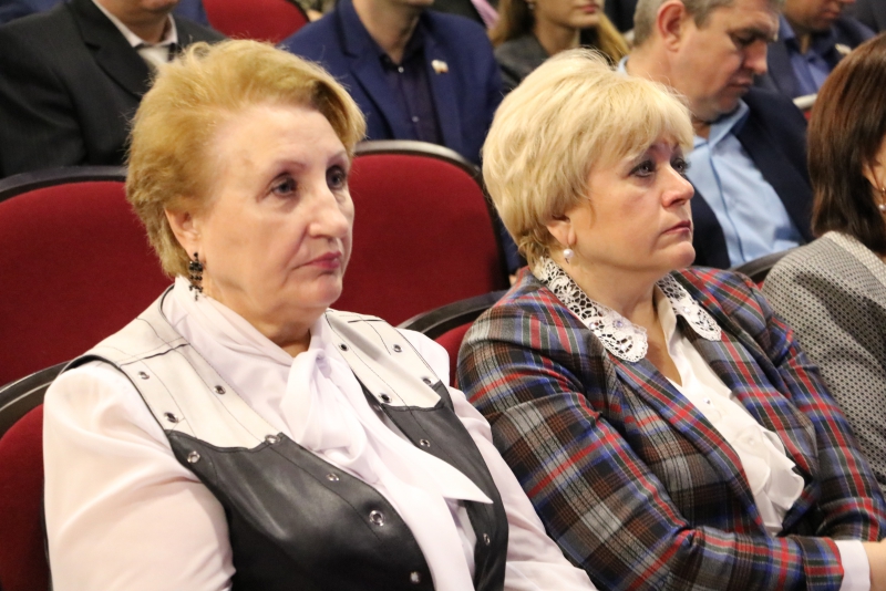 В Балашове состоялось заключительное зональное совещание областных и районных депутатов