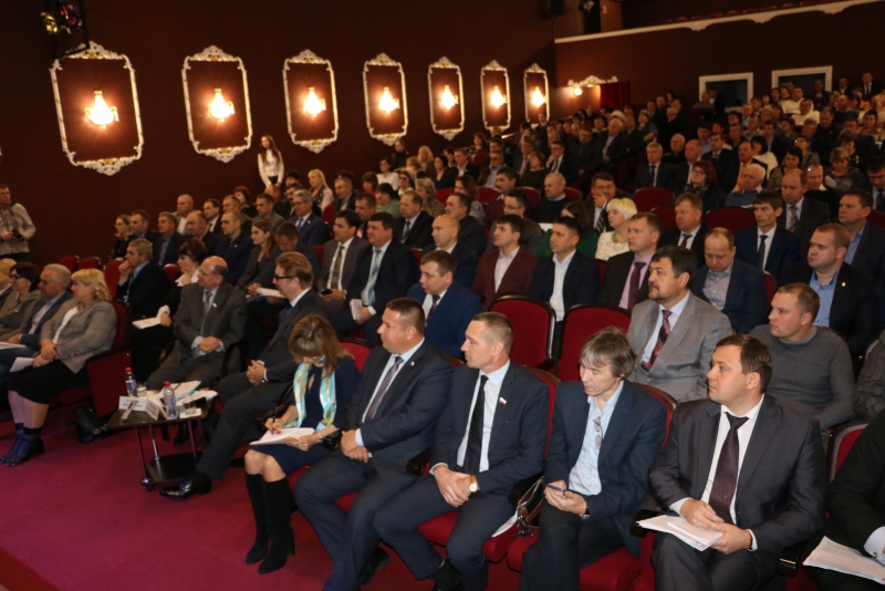 В Балашове состоялось заключительное зональное совещание областных и районных депутатов