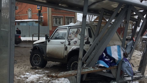 Под Татищевом в столкновении «десятки» и фуры погиб мужчина