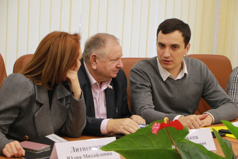 В думе отклонили поправку коммуниста о дополнительной выплате гражданам с особыми заслугами