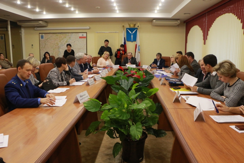 В думе отклонили поправку коммуниста о дополнительной выплате гражданам с особыми заслугами