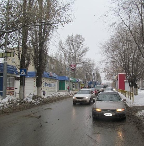 На проспекте Энтузиастов «Мицубиси» сбил 70-летнюю старушку