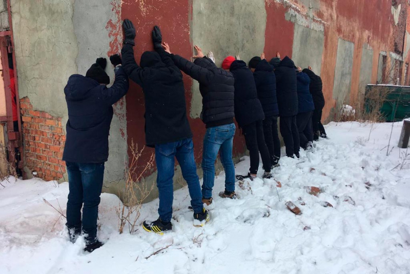 В Саратовской области прикрыли канал сбыта алкоголя «сомнительного качества»