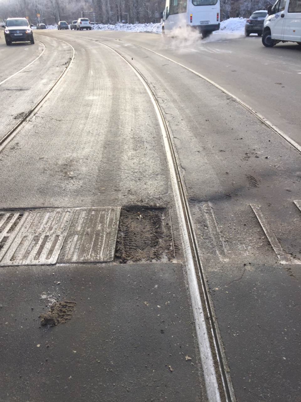 На углу Навашина и Танкистов задержали похитителя ливневой решетки