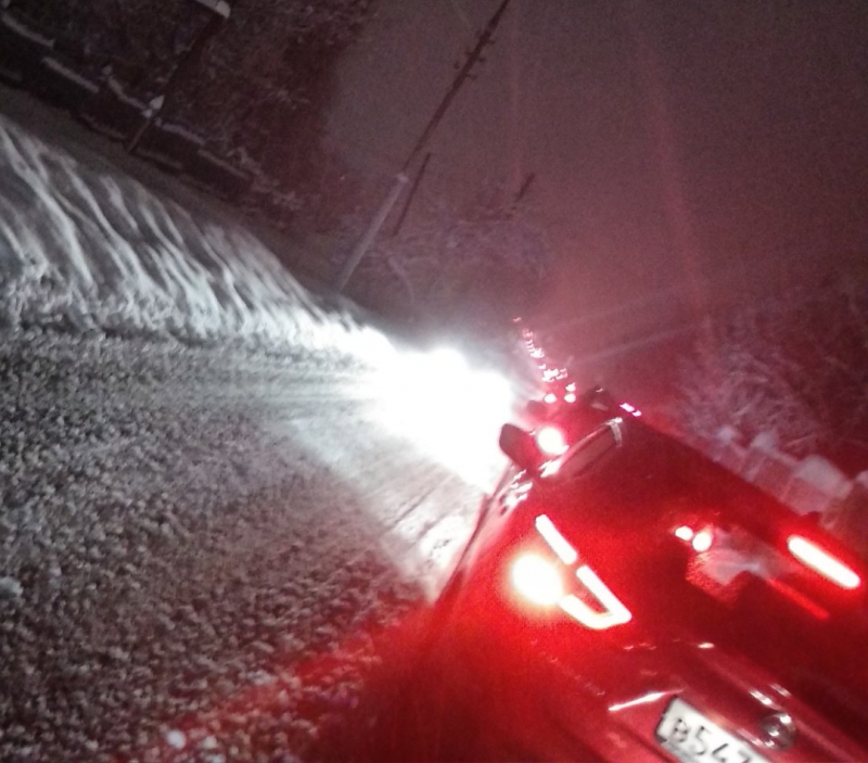 В Саратове из-за снегопада парализовано движение транспорта