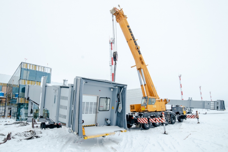 В аэропорту Гагарин монтируют телескопические пассажирские трапы
