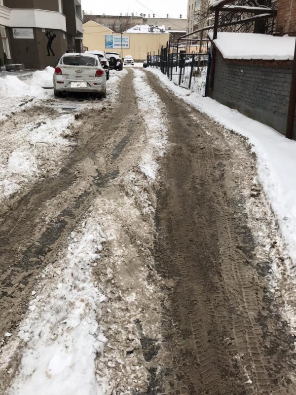 Прокуроры заставили УК очистить заваленный снегом двор на Сакко и Ванцетти