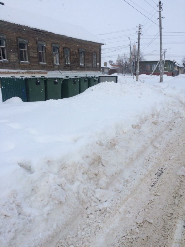 Мусоровывозящие компании ведут оперативную зачистку разблокированных от снега контейнерных площадок